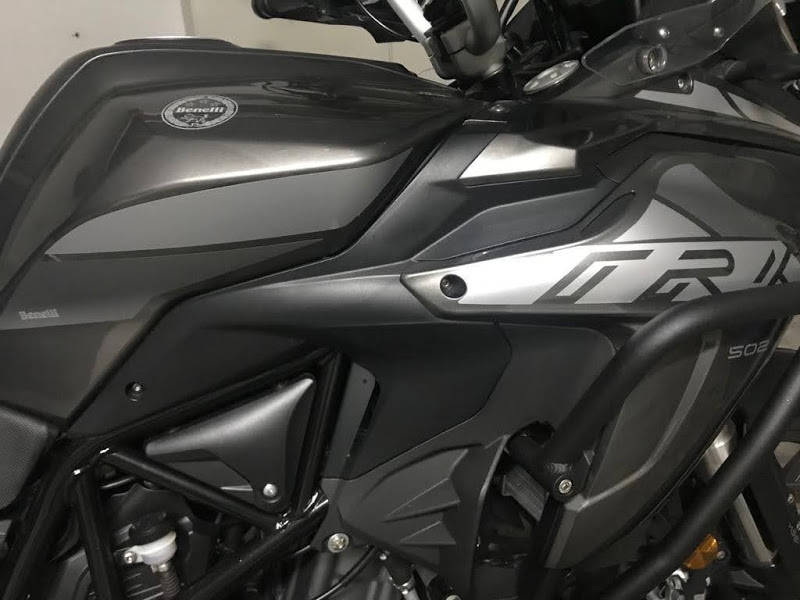 Decoração lateral para depósito - Benelli TRK502 e 502X