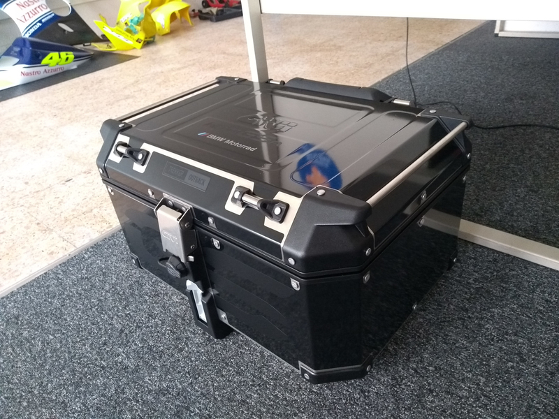 Decoração de top case GIVI TREKKER Outback 58L