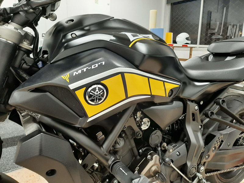 Decoração para entradas de ar Yamaha MT07 2014-2017